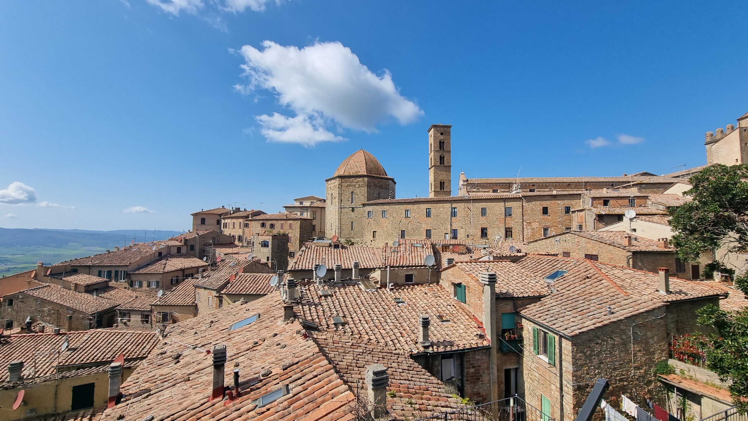 Tuscany countryside day trip scenery
